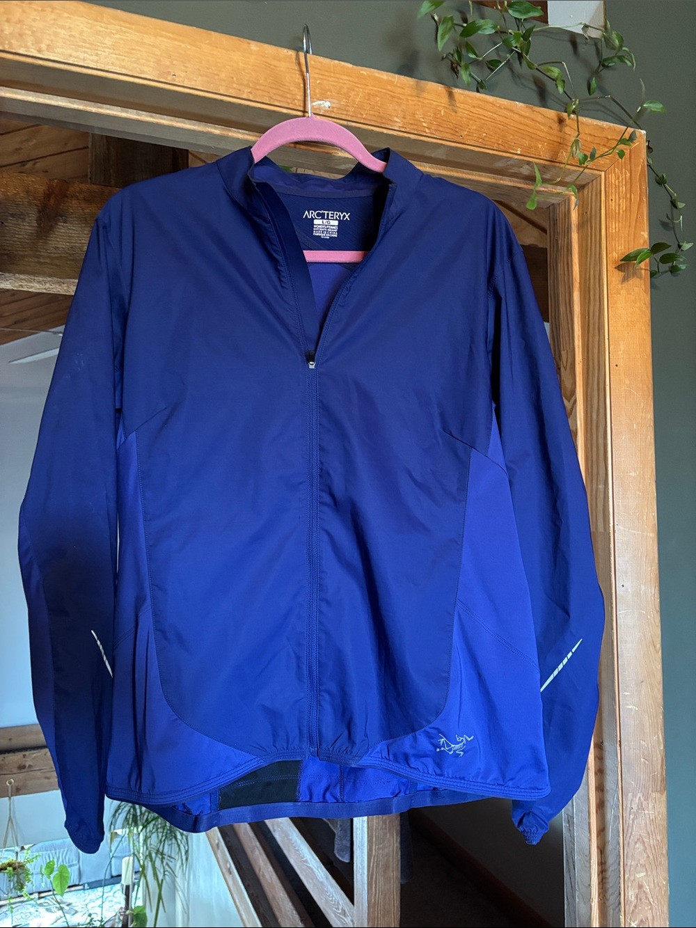 ARC’TERYX Women’s Deep Royal Blue Lightweight Zip Jacket - Large